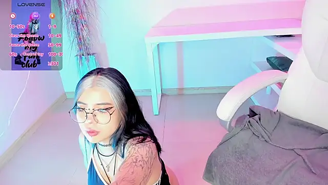 pinkk deemon online show from 2, 10, 2025