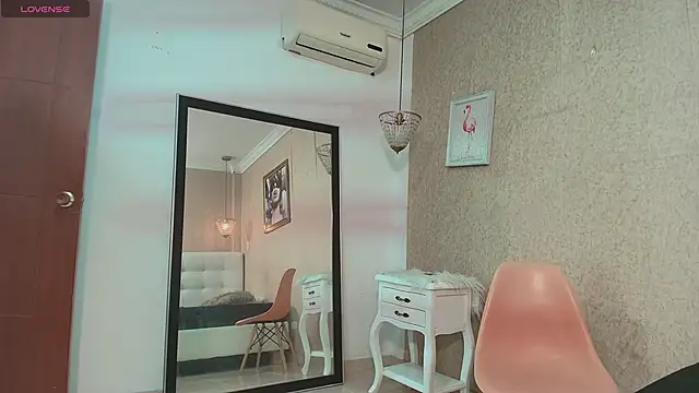 Snapshot of Miladiosa chatting on 4, 10, 2025 Miladiosa online show from 4, 10, 2025