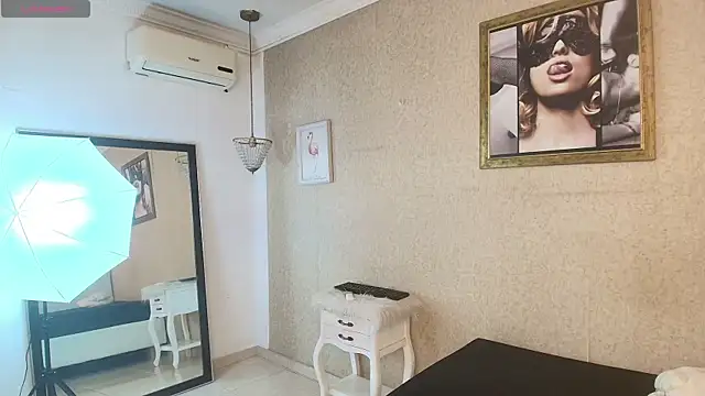 Snapshot of Miladiosa chatting on 15, 11, 2025 Miladiosa online show from 15, 11, 2025