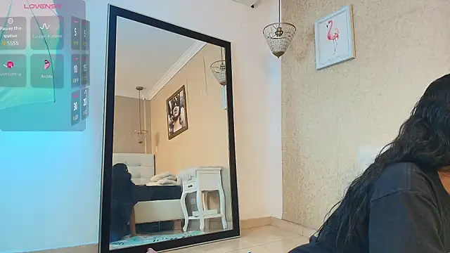 Miladiosa online show from 5, 12, 2025