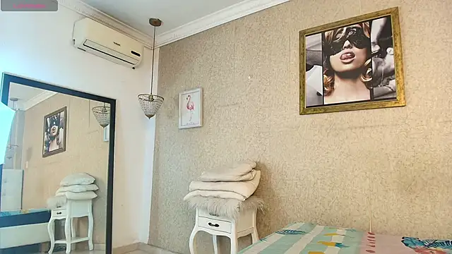 Miladiosa online show from 17, 12, 2025