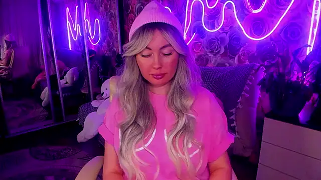 Snapshot of Ninaabyanka chatting on 17, 10, 2025 Ninaabyanka online show from 17, 10, 2025