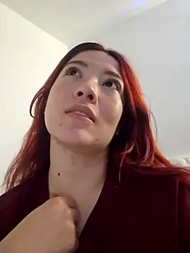 Snapshot of lunnaa_ chatting on 21, 10, 2025 lunnaa online show from 21, 10, 2025