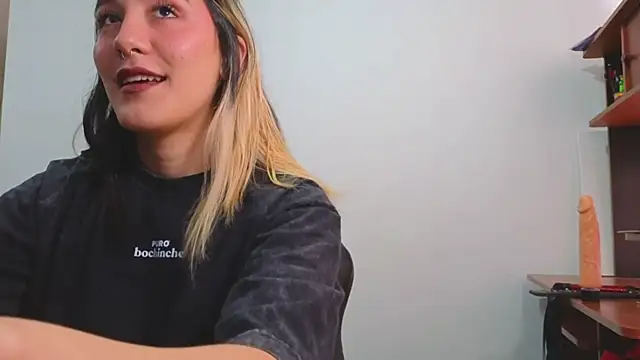 Snapshot of Sweetlolita chatting on 8, 9, 2025 Sweetlolita online show from 8, 9, 2025