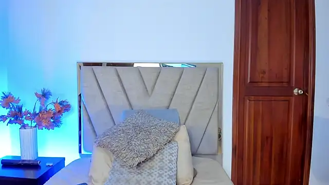 SerenaAveline online show from 1, 10, 2025