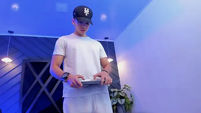 Eryonbradley online show from 26, 9, 2025