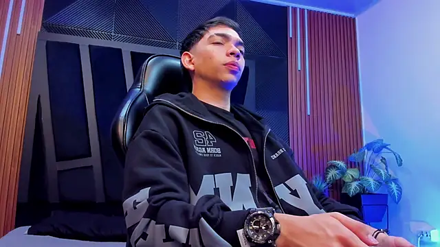 Eryonbradley online show from 3, 10, 2025