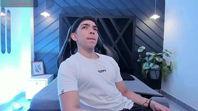 Eryonbradley online show from 10, 10, 2025