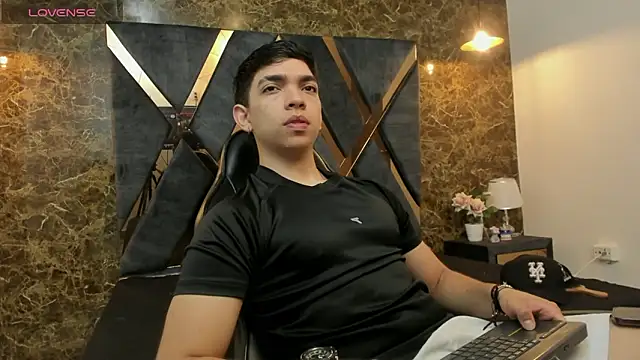 Snapshot of Eryonbradley chatting on 24, 2, 2026 Eryonbradley online show from 24, 2, 2026