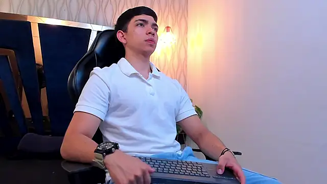 Snapshot of Eryonbradley chatting on 18, 1, 2026 Eryonbradley online show from 18, 1, 2026