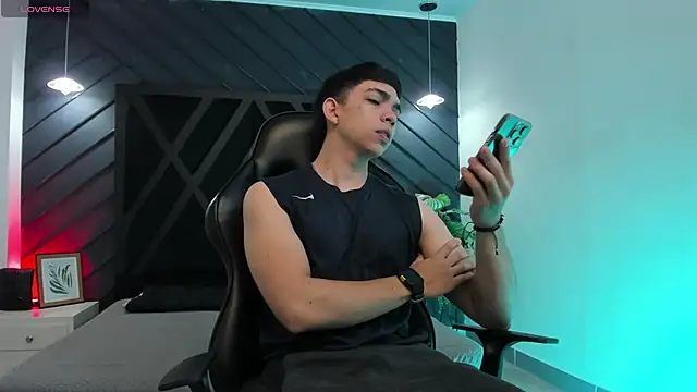 Snapshot of Eryonbradley chatting on 12, 1, 2026 Eryonbradley online show from 12, 1, 2026