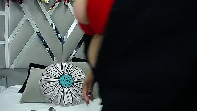 MonzerratBoyer online show from 15, 1, 2026