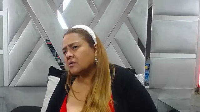 MonzerratBoyer online show from 29, 11, 2025