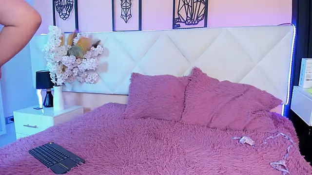 veronica hill  online show from 14, 10, 2025