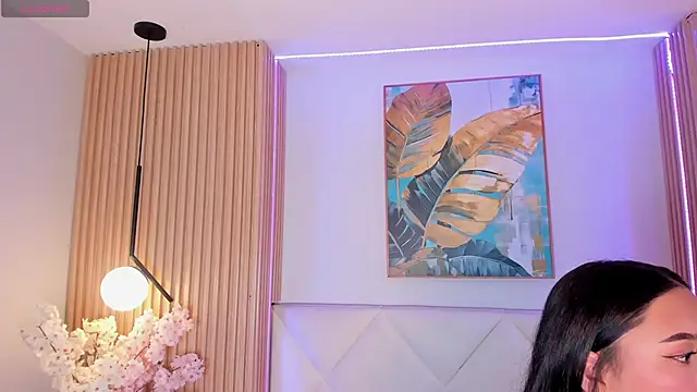 veronica hill  online show from 17, 4, 2026