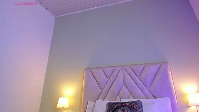 victoria becker  online show from 22, 12, 2025