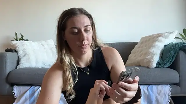 louiseberkeley online show from 15, 3, 2026