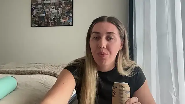 Snapshot of louiseberkeley chatting on 19, 2, 2026 louiseberkeley online show from 19, 2, 2026