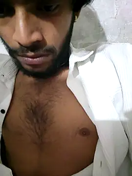 Snapshot of yashuuuu021 chatting on 2, 3, 2026 yashuuuu021 online show from 2, 3, 2026