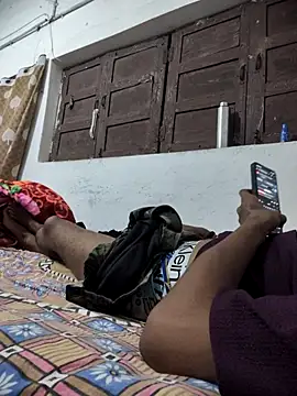 Snapshot of yashuuuu021 chatting on 1, 10, 2025 yashuuuu021 online show from 1, 10, 2025