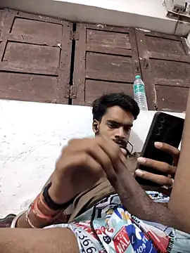 Snapshot of yashuuuu021 chatting on 22, 9, 2025 yashuuuu021 online show from 22, 9, 2025