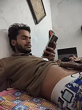 Snapshot of yashuuuu021 chatting on 7, 10, 2025 yashuuuu021 online show from 7, 10, 2025