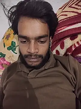 Snapshot of yashuuuu021 chatting on 8, 10, 2025 yashuuuu021 online show from 8, 10, 2025