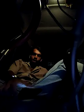 Snapshot of yashuuuu021 chatting on 29, 9, 2025 yashuuuu021 online show from 29, 9, 2025