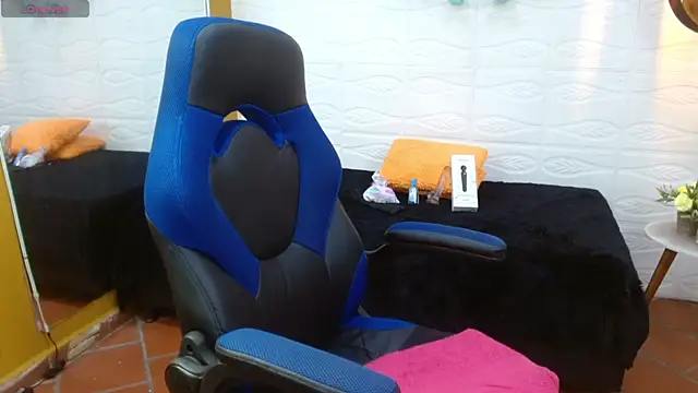 karlarousex online show from 25, 9, 2025