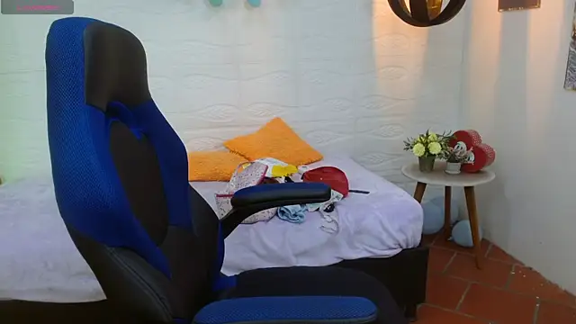 karlarousex online show from 17, 10, 2025