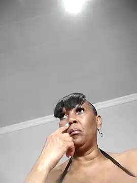 Snapshot of BigPussy10xx chatting on 2, 10, 2025 BigPussy10xx online show from 2, 10, 2025