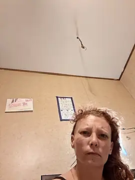 Snapshot of trixietru chatting on 11, 10, 2025 trixietru online show from 11, 10, 2025