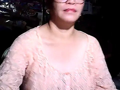 Adeline05 online show from 4, 12, 2025