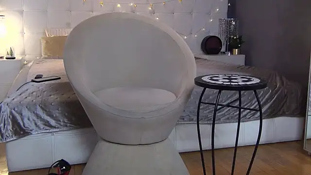 LadyValeriaXO online show from 20, 12, 2025