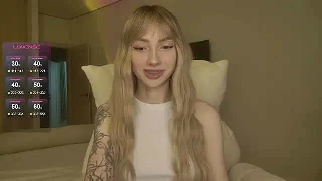 Snapshot of Lunainnk chatting on 28, 4, 2026 Lunainnk online show from 28, 4, 2026