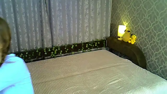 Snapshot of Little_L1ss chatting on 19, 10, 2025 Little L1ss online show from 19, 10, 2025