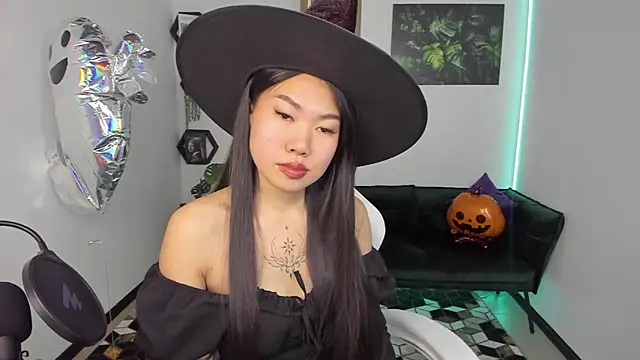 LunaPurrr online show from 30, 10, 2025