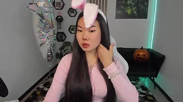 LunaPurrr online show from 28, 10, 2025