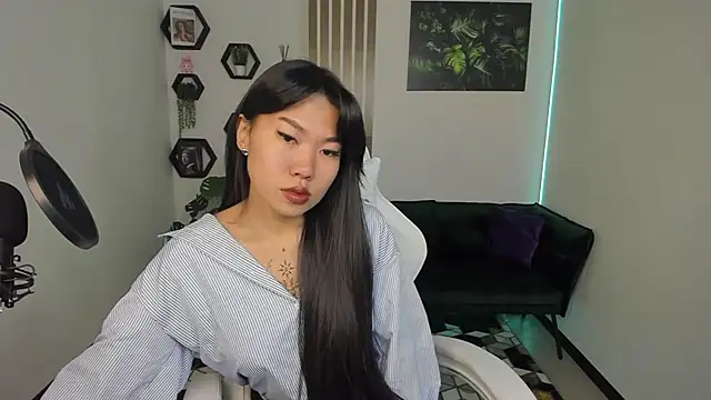 LunaPurrr online show from 23, 10, 2025