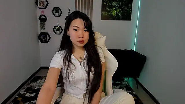 LunaPurrr online show from 8, 1, 2026