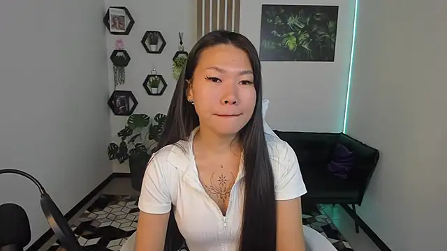 LunaPurrr online show from 1, 10, 2025