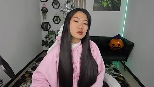 LunaPurrr online show from 31, 10, 2025