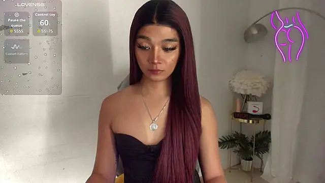 TrinityFucksYou online show from 27, 11, 2025