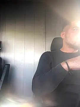 Snapshot of imooLoov chatting on 21, 10, 2025 imooLoov online show from 21, 10, 2025