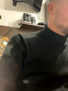 Snapshot of imooLoov chatting on 10, 11, 2025 imooLoov online show from 10, 11, 2025