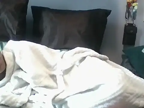 PHOENIXINTHEMIDDLE online show from 25, 11, 2025