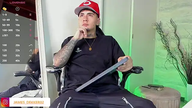 JamesDeker online show from 8, 9, 2025