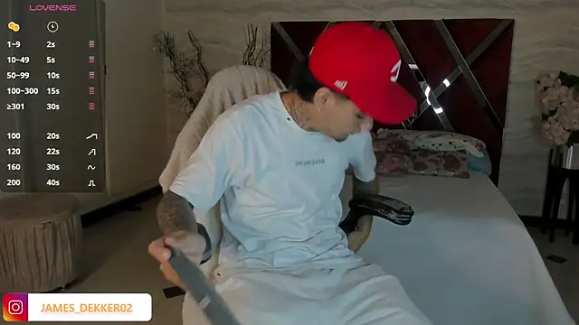 JamesDeker online show from 1, 10, 2025