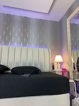 Snapshot of Mia-Medina chatting on 5, 7, 2026 Mia-Medina online show from 5, 7, 2026