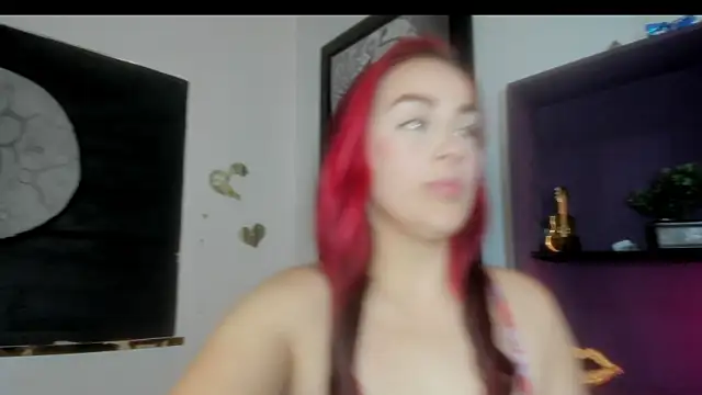 Roxannelorence  online show from 9, 10, 2025